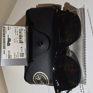 Ray-Ban New Wayfarer Classic RB2132 brand new with box Polarized